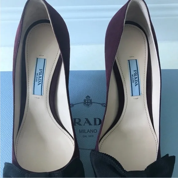 Prada Kitten Heels - Calzature Donna Suede Pumps in Granato - Picture 4 of 8